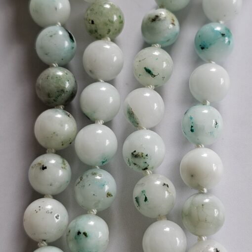 Jade („Himmel-Berg-Jade“) mit Seidenquaste – Bild 9