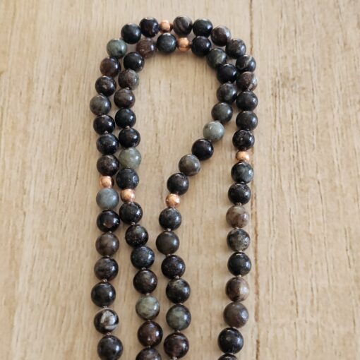 Phlogopit-Kupfer-Mala (5) mit Kupfer-Anhänger (Dorje) – Bild 9