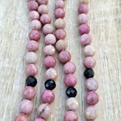 Rhodonit (facettiert) -Turmalin (schwarz, facettiert) -Mala mit Rhodonit-Donut – Bild 9