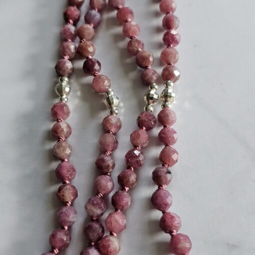 Turmalin (rosa und facettiert) -Mala mit  925 Silberanhänger (Lotusblatt) – Bild 9
