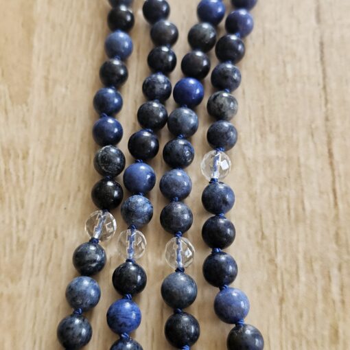 Dumortierit-Bergkristall (facettiert) -Mala mit Dumortierit-Delphin – Bild 9