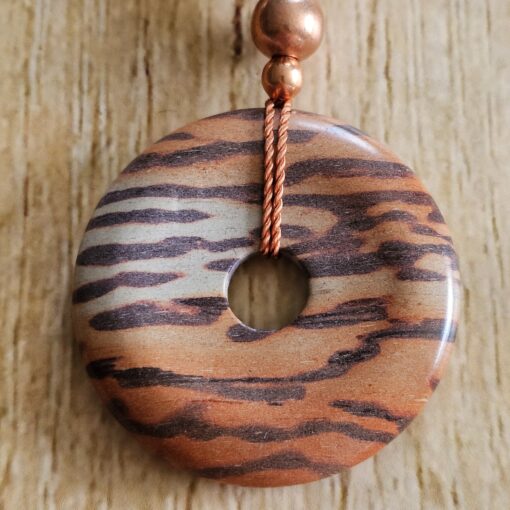 Jaspis („Elfenbein-Jaspis“) -Kupfer-Mala mit Printstone-Donut und Armband – Bild 10