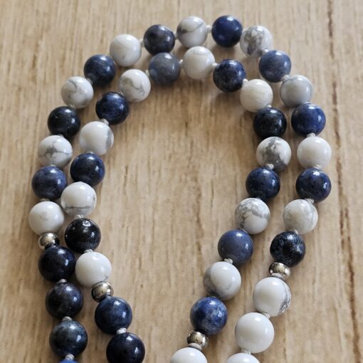 Dumortierit-Magnesit-Mala (2) mit Magnesit-Anhänger (Freiform) – Bild 10