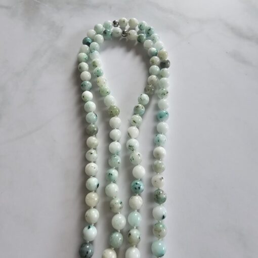 Jade („Himmel-Berg-Jade“) mit Seidenquaste – Bild 10