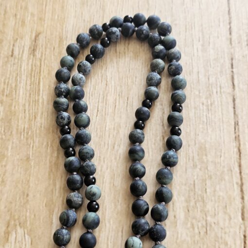 Eldarit ("Kabambastein", matt) -Turmalin (schwarz) -Mala mit Eldarit-Anhänger (Freiform) – Bild 10