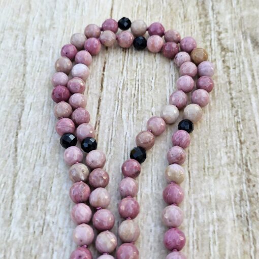 Rhodonit (facettiert) -Turmalin (schwarz, facettiert) -Mala mit Rhodonit-Donut – Bild 10