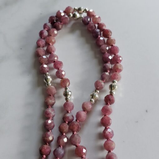 Turmalin (rosa und facettiert) -Mala mit  925 Silberanhänger (Lotusblatt) – Bild 10