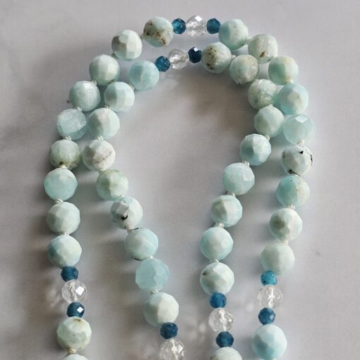 Hemimorphit (facettiert) -Bergkristall (facettiert) -Apatit (blau, facettiert) -Mala  mit Edelstahl-Anhänger (Hamsa-Hand) – Bild 11