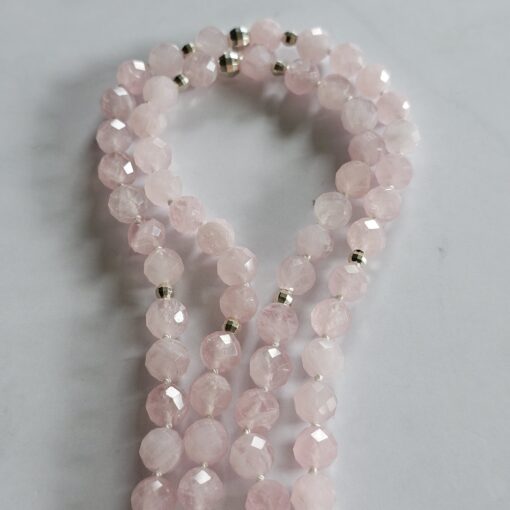 Rosenquarz (facettiert) -Mala mit Rosenquarz-Herz und Armband – Bild 12