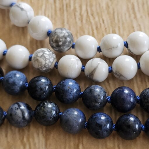 Dumortierit-Magnesit-Mala (1) mit Dumortierit-Anhänger (Tropfen) – Bild 12