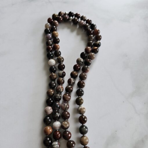 Versteinerte Holz-Mala (2) mit kleinerem, versteinertem Holz-Anhänger (Freiform) und Armband – Bild 12
