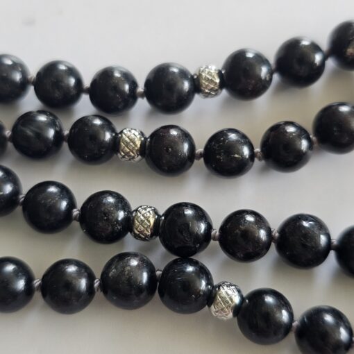 Anthophyllit-Mala mit einem Anthophyllit-Donut – Bild 12