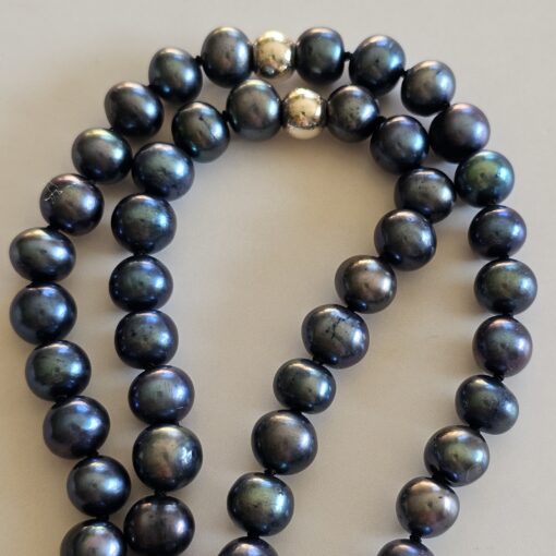 Perlen (schwarze Barock Süßwasserperlen) -Mala mit schwarzem Perlmutt-Anhänger – Bild 11