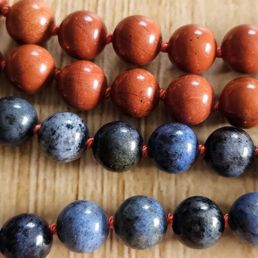 Dumortierit-Jaspis (rot) -Mala (2) mit rotem Jaspis-Anhänger (Freiform) – Bild 12