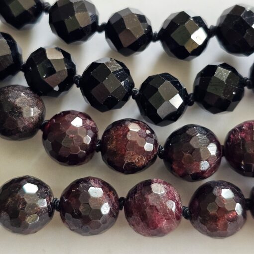 Granat (facettiert) -Turmalin (schwarz und facettiert) -Mala mit schwarzem Turmalin-Anhänger (Feenstein, Hexagon) – Bild 12