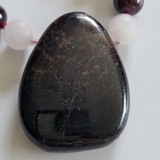Granat-Rosenquarz (matt) -Mala mit Granat-Anhänger (Freiform) und 2 Armbändern – Bild 11