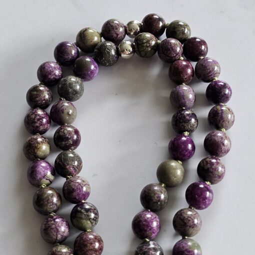 Stichtit in Serpentinit-Mala mit Stichtit-Anhänger (Tropfen) und Armband – Bild 13
