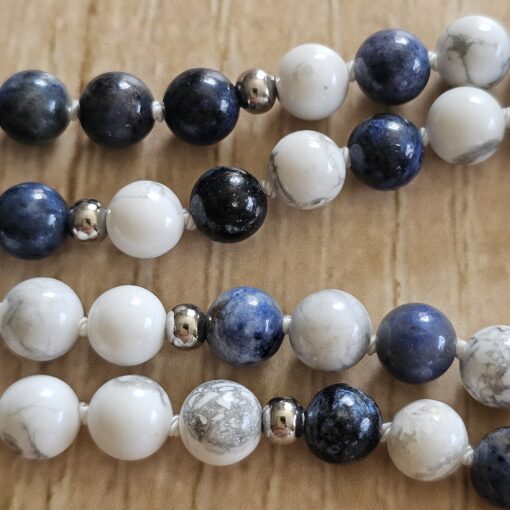 Dumortierit-Magnesit-Mala (2) mit Magnesit-Anhänger (Freiform) – Bild 13