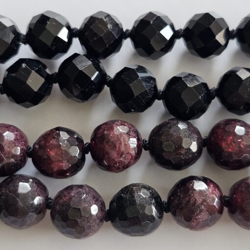 Granat (facettiert) -Turmalin (schwarz und facettiert) -Mala mit schwarzem Turmalin-Anhänger (Feenstein, Hexagon) – Bild 13