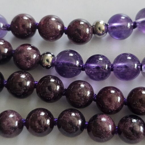 Amethyst-Granat-Mala mit Amethyst-Anhänger (Freiform): – Bild 13