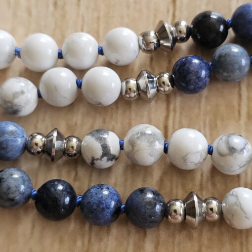 Dumortierit-Magnesit-Mala (1) mit Dumortierit-Anhänger (Tropfen) – Bild 14