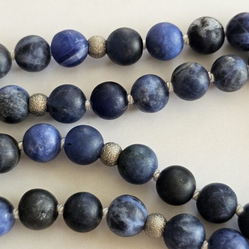 Sodalith (matt) -Schneequarz-Mala mit Sodalith-Anhänger (Oval) – Bild 14