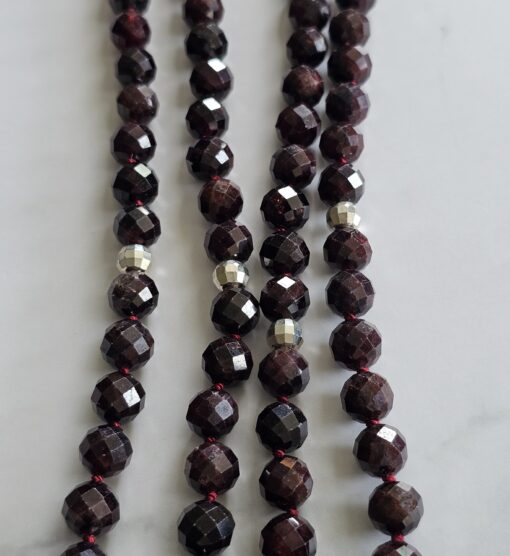 Granat (facettiert) -Mala mit Granat-Anhänger (Freiform) und 2 Armbändern – Bild 12