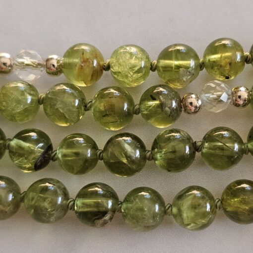 Peridot-Bergkristall (facettiert) -Mala mit Chakra-Anhänger aus 925 Silber und Armband – Bild 15