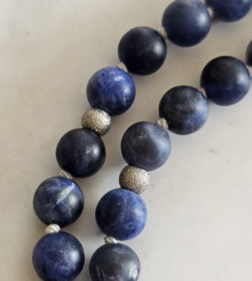 Sodalith (matt) -Schneequarz-Mala mit Sodalith-Anhänger (Oval) – Bild 15