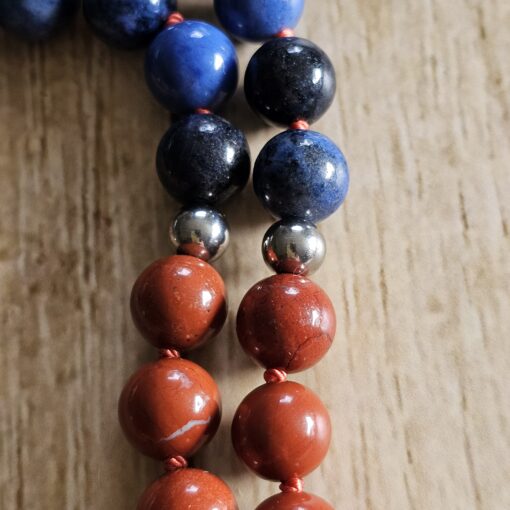 Dumortierit-Jaspis (rot) -Mala (2) mit rotem Jaspis-Anhänger (Freiform) – Bild 15