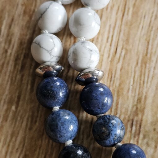 Dumortierit-Magnesit-Mala (2) mit Magnesit-Muschel – Bild 15