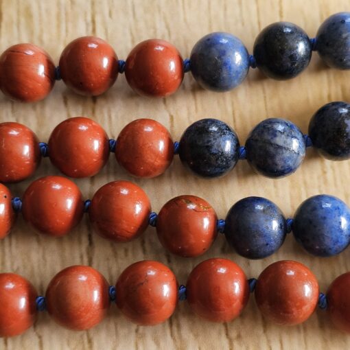 Dumortierit-Jaspis (rot) -Mala (1) mit Dumortierit-Donut und Armband – Bild 16