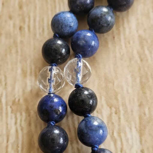 Dumortierit-Bergkristall (facettiert) -Mala mit Dumortierit-Delphin – Bild 16