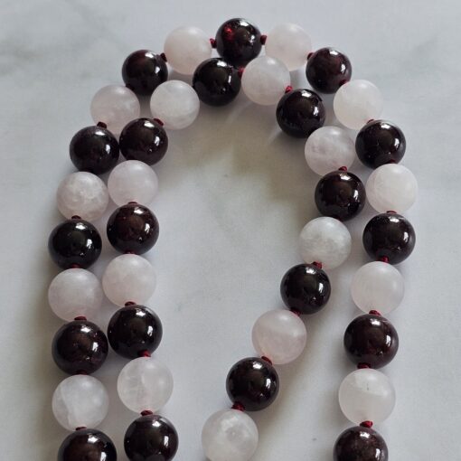 Granat-Rosenquarz (matt) -Mala mit Granat-Anhänger (Freiform) und 2 Armbändern – Bild 14