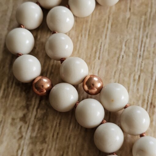 Jaspis („Elfenbein-Jaspis“) -Kupfer-Mala mit Printstone-Donut und Armband – Bild 17