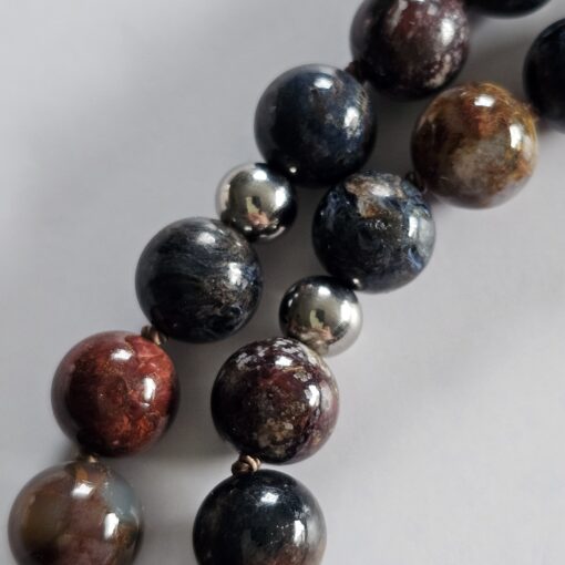Pietersit-Mala (2) mit rundem, bläulichem Pietersit-Anhänger und Armband – Bild 17