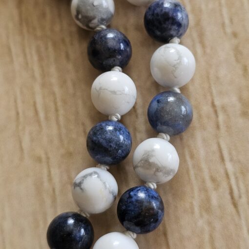 Dumortierit-Magnesit-Mala (2) mit Magnesit-Anhänger (Freiform) – Bild 17