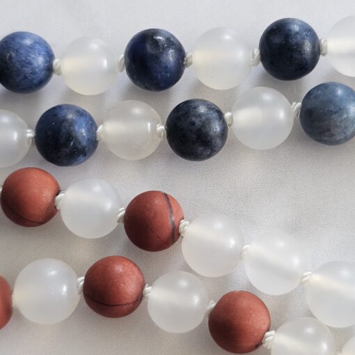 Achat (weiß) -Dumortierit-Jaspis (rot) -Mala (matt) mit Edelstahlanhänger und Armband – Bild 17