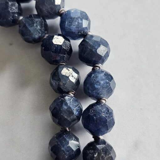 Saphir (blau und facettiert) -Bergkristall (facettiert) -Mala (1) mit 925  Silberquaste – Bild 17