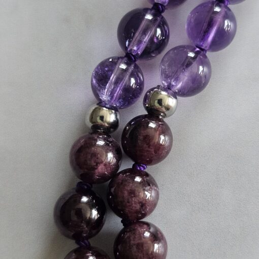 Amethyst-Granat-Mala mit Amethyst-Anhänger (Freiform): – Bild 17