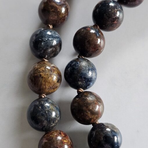 Pietersit-Mala (2) mit rundem, bläulichem Pietersit-Anhänger und Armband – Bild 18
