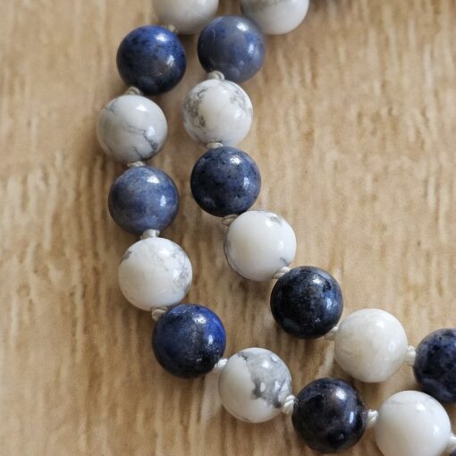 Dumortierit-Magnesit-Mala (2) mit Magnesit-Anhänger (Freiform) – Bild 18