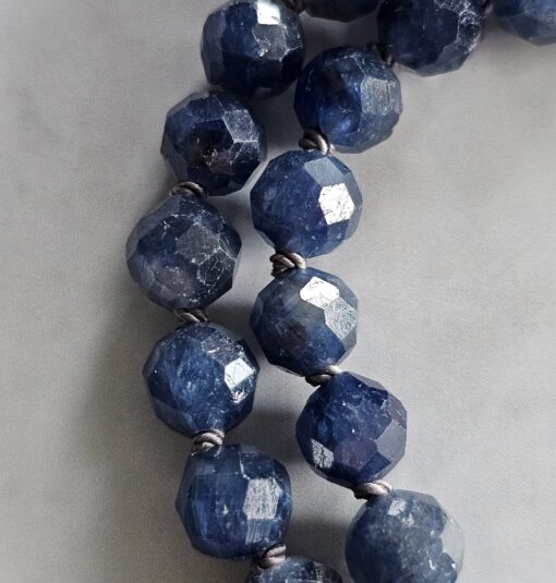 Saphir (blau und facettiert) -Bergkristall (facettiert) -Mala (1) mit 925  Silberquaste – Bild 18