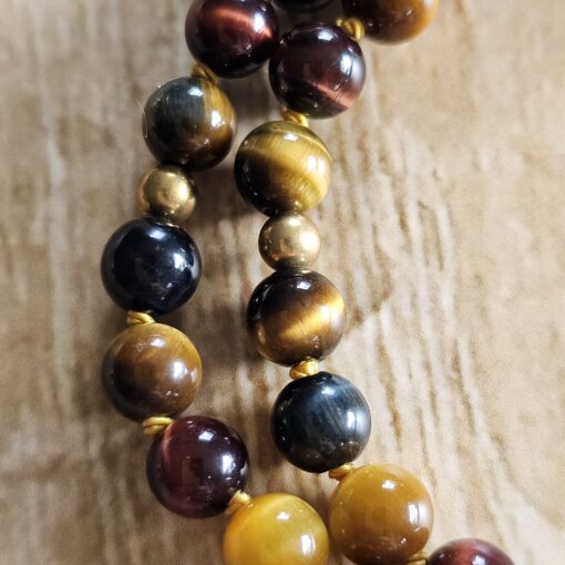 Tigerauge (bunt) -Messing-Mala mit Falkenauge-Anhänger (Freiform) – Bild 17