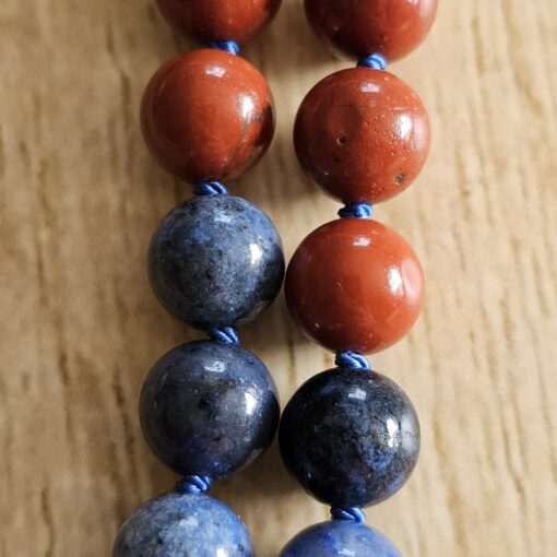 Dumortierit-Jaspis (rot) -Mala (1) mit Dumortierit-Donut und Armband – Bild 18