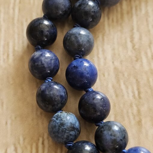 Dumortierit-Bergkristall (facettiert) -Mala mit Dumortierit-Delphin – Bild 18
