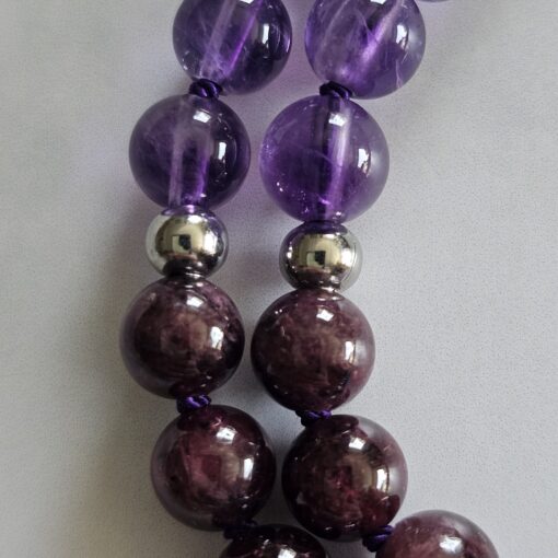 Amethyst-Granat-Mala mit Amethyst-Anhänger (Freiform): – Bild 18