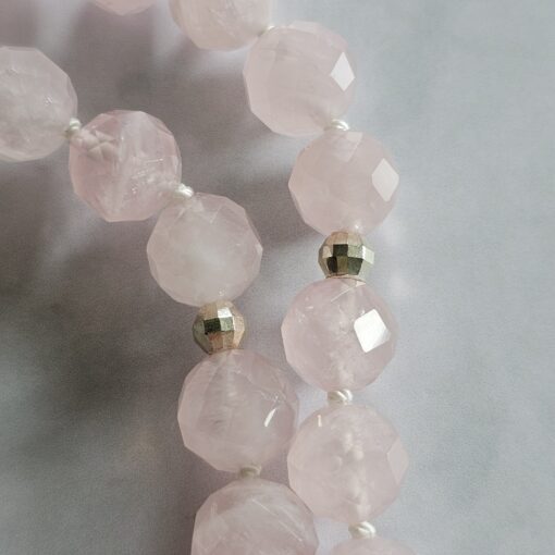 Rosenquarz (facettiert) -Mala mit Rosenquarz-Herz und Armband – Bild 19