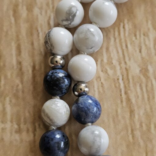 Dumortierit-Magnesit-Mala (2) mit Magnesit-Anhänger (Freiform) – Bild 19