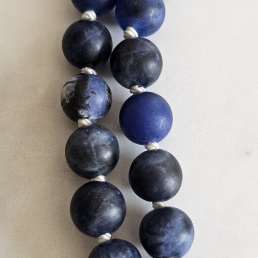 Sodalith (matt) -Schneequarz-Mala mit Sodalith-Anhänger (Oval) – Bild 19